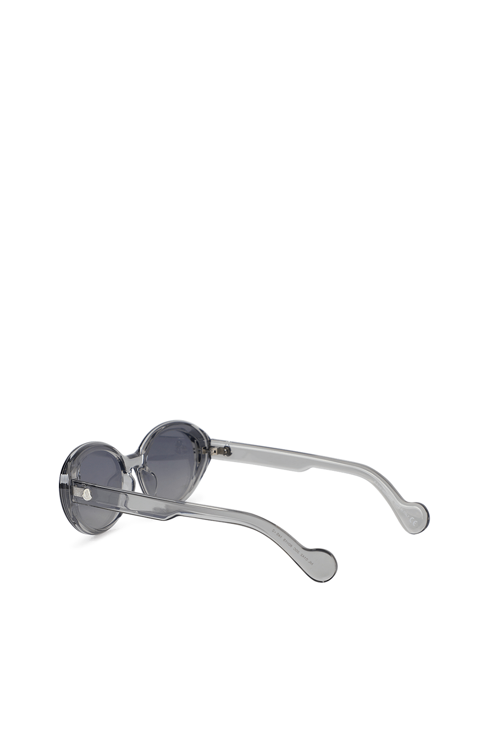 תמונת תקריב של Vintage-Inspired Butterfly Shape Sunglasses in Silver
