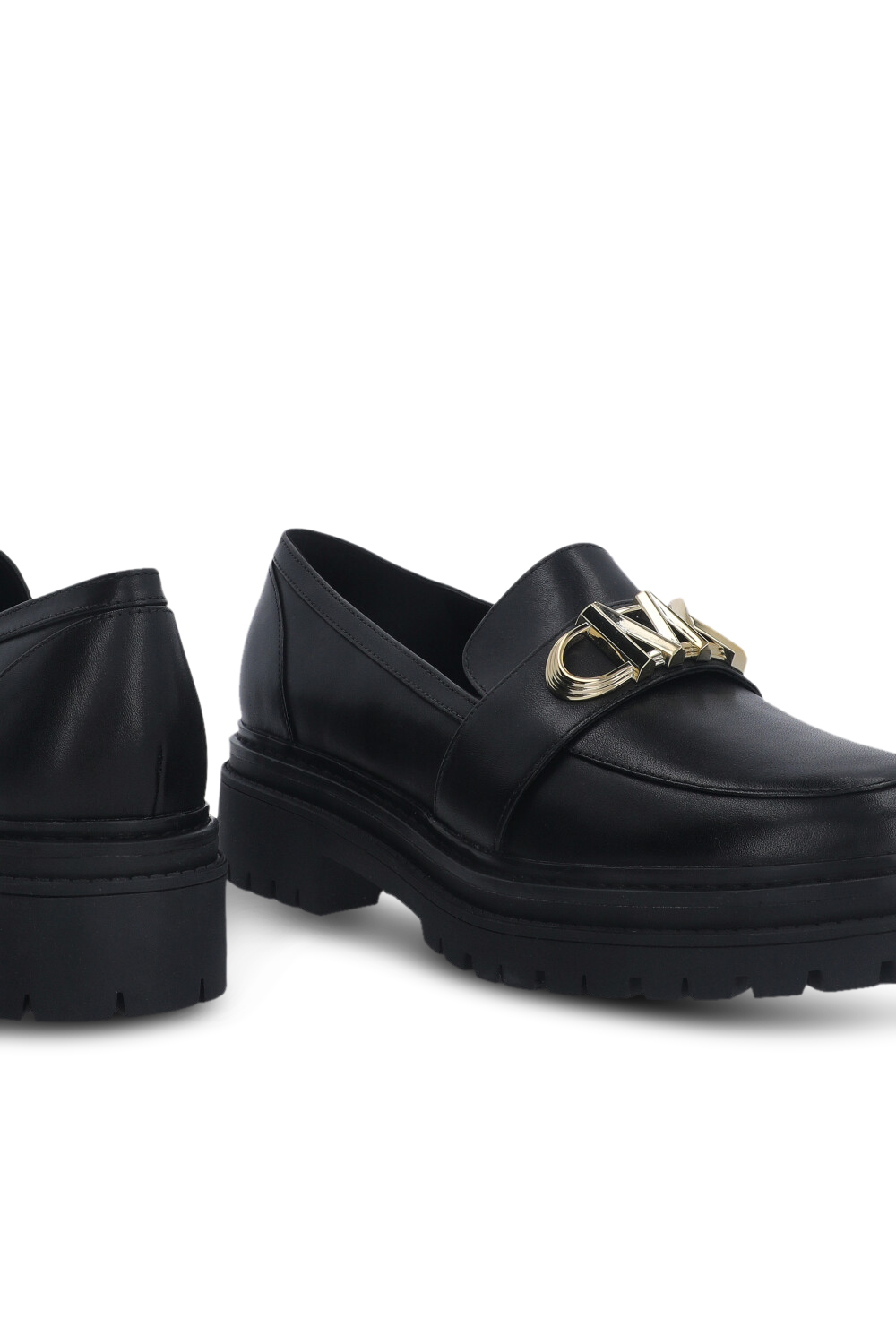 תמונת תקריב של נעלי מוקסין