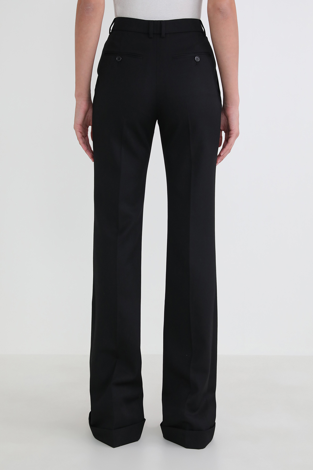 תמונת דוגמן אחורית של מכנסי צמר מחויטים שחורים