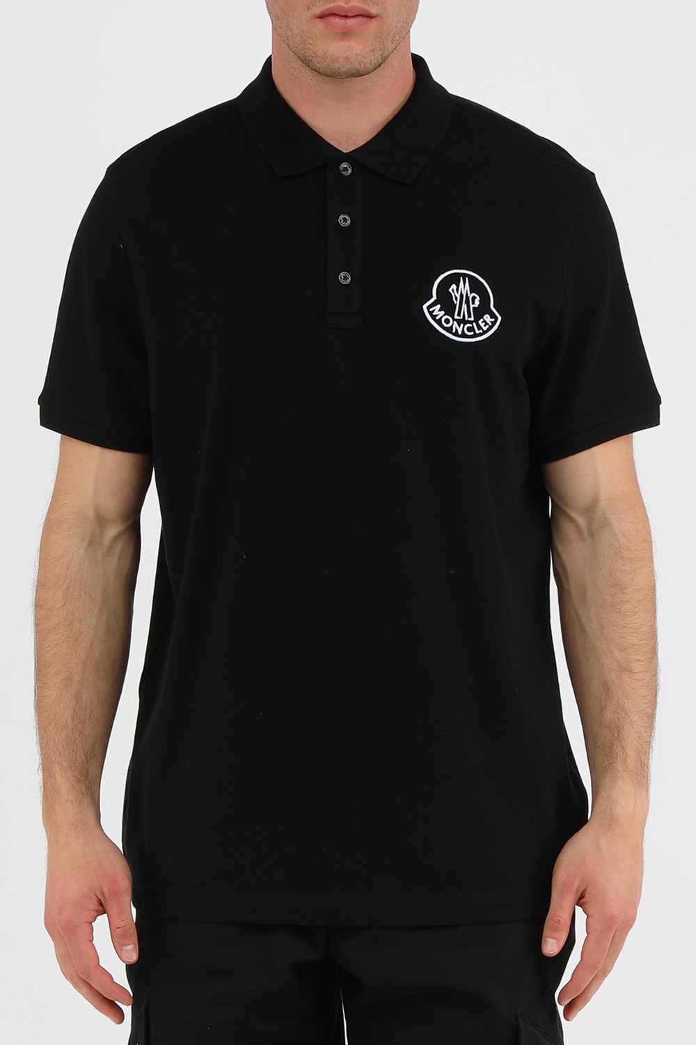 חולצת פולו שחורה עם לוגו רקום MONCLER