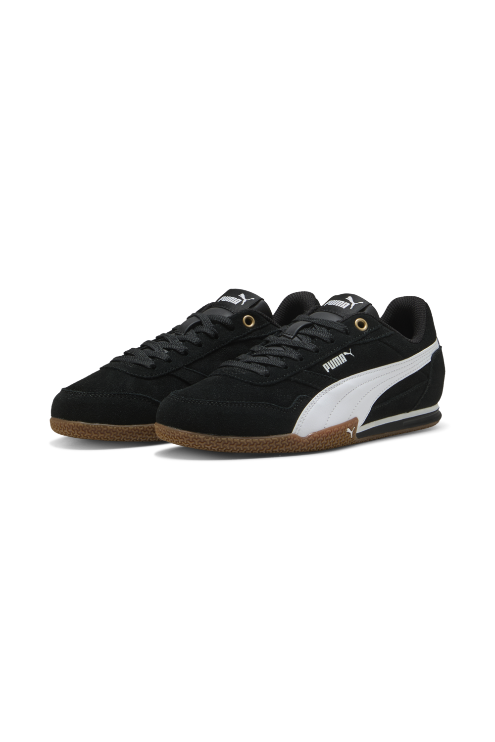 תמונת תקריב של נעלי סניקרס