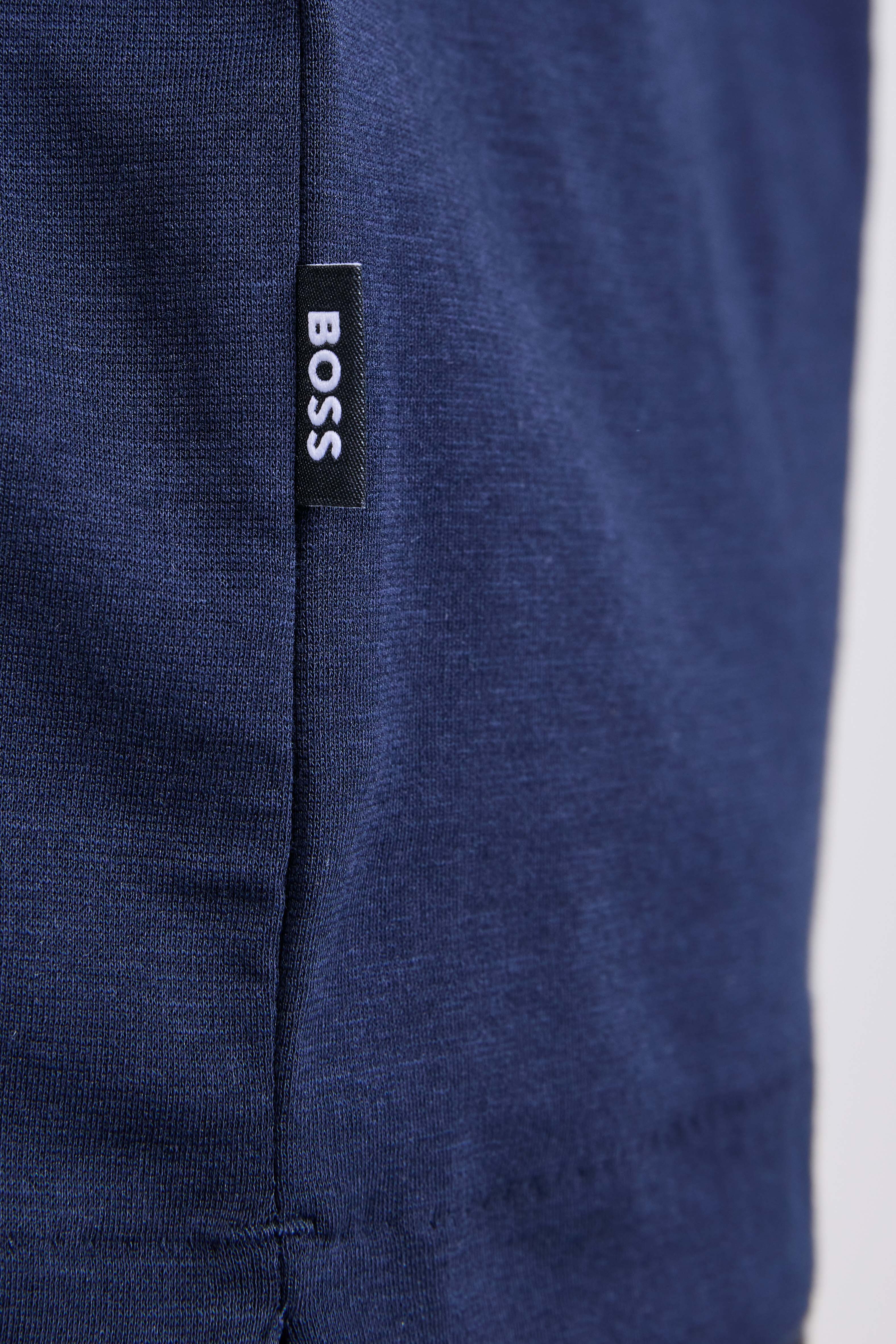 תמונת תקריב דוגמן של חולצת טי