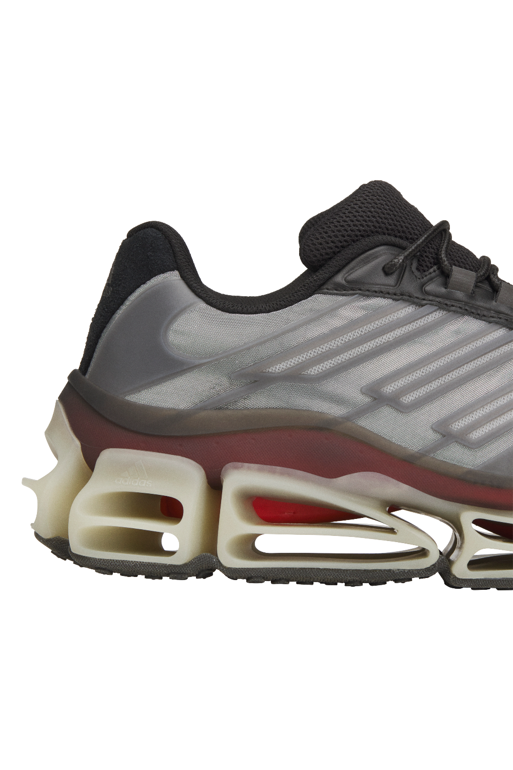 נעלי סניקרס מגה־רייד אדידס X וילי צ'אווריה