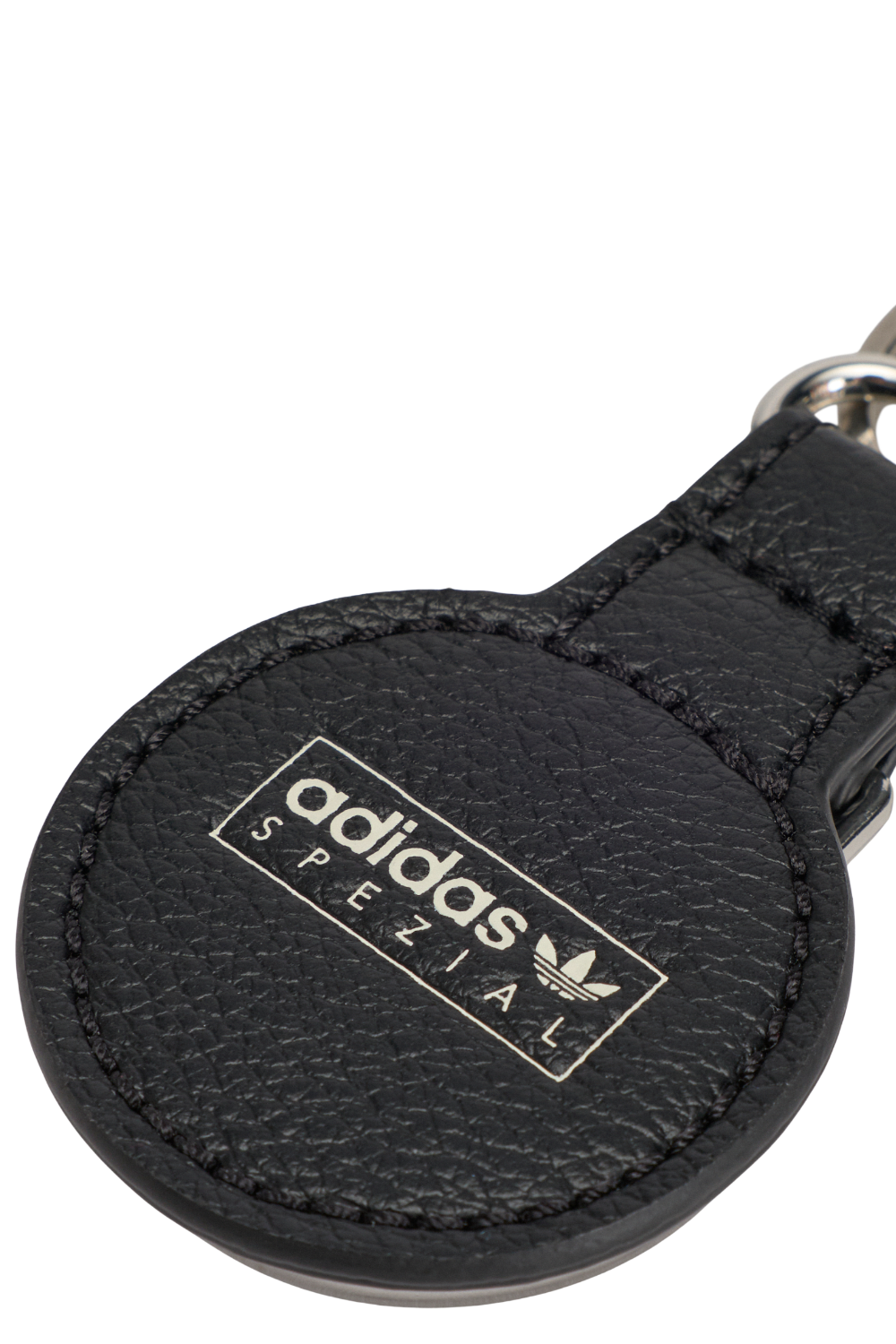 תמונת תקריב של מחזיק מפתחות