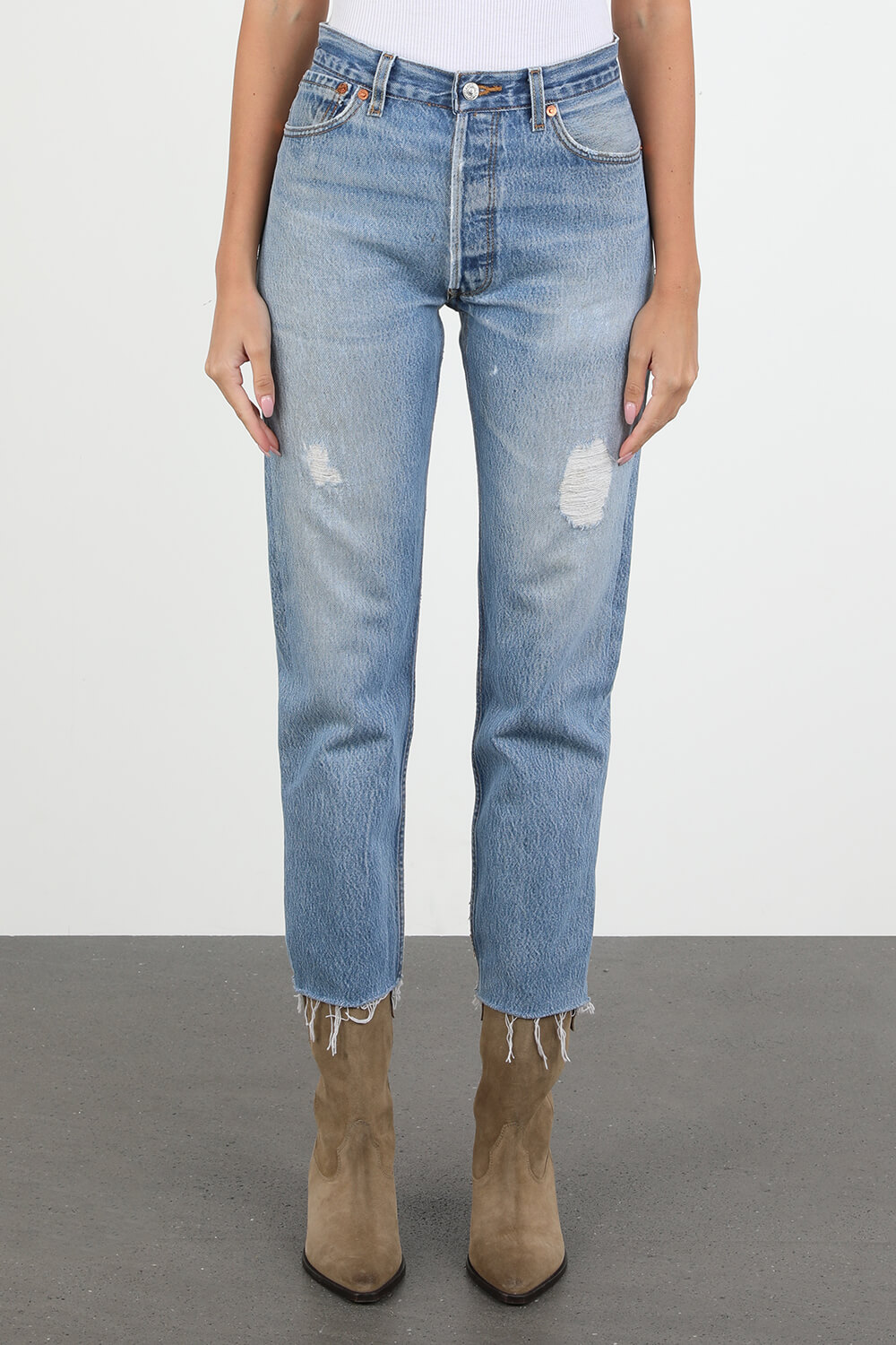 תמונת דוגמן קידמית של מכנסי ג'ינס היי רייז בגזרה ישרה