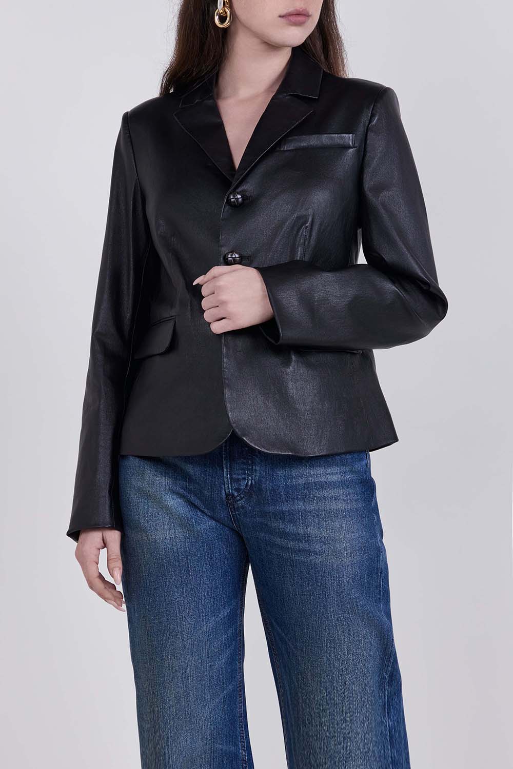 תמונת דוגמן קידמית של ז'קט עור