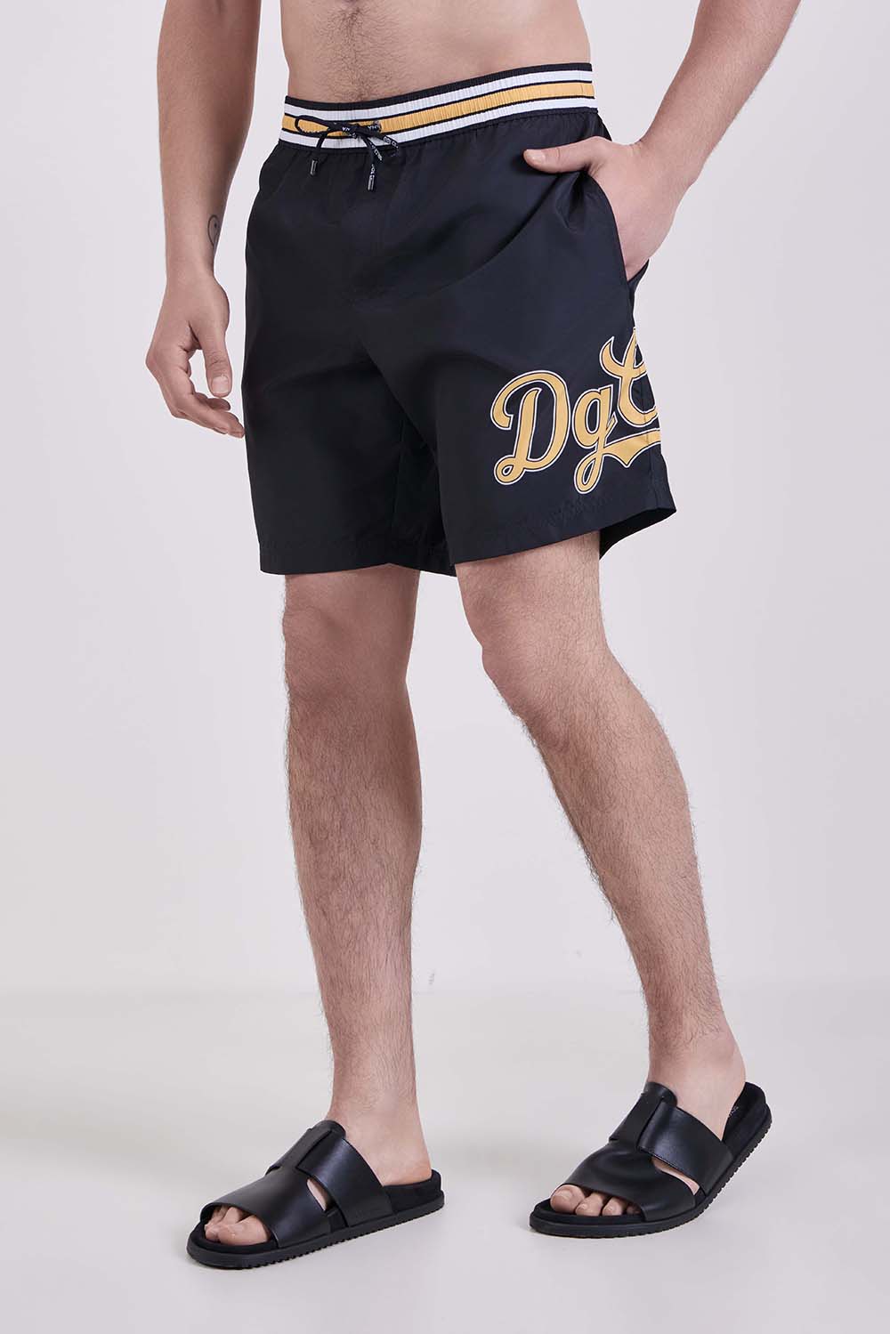 תמונת דוגמן קידמית של מכנסי בגד ים