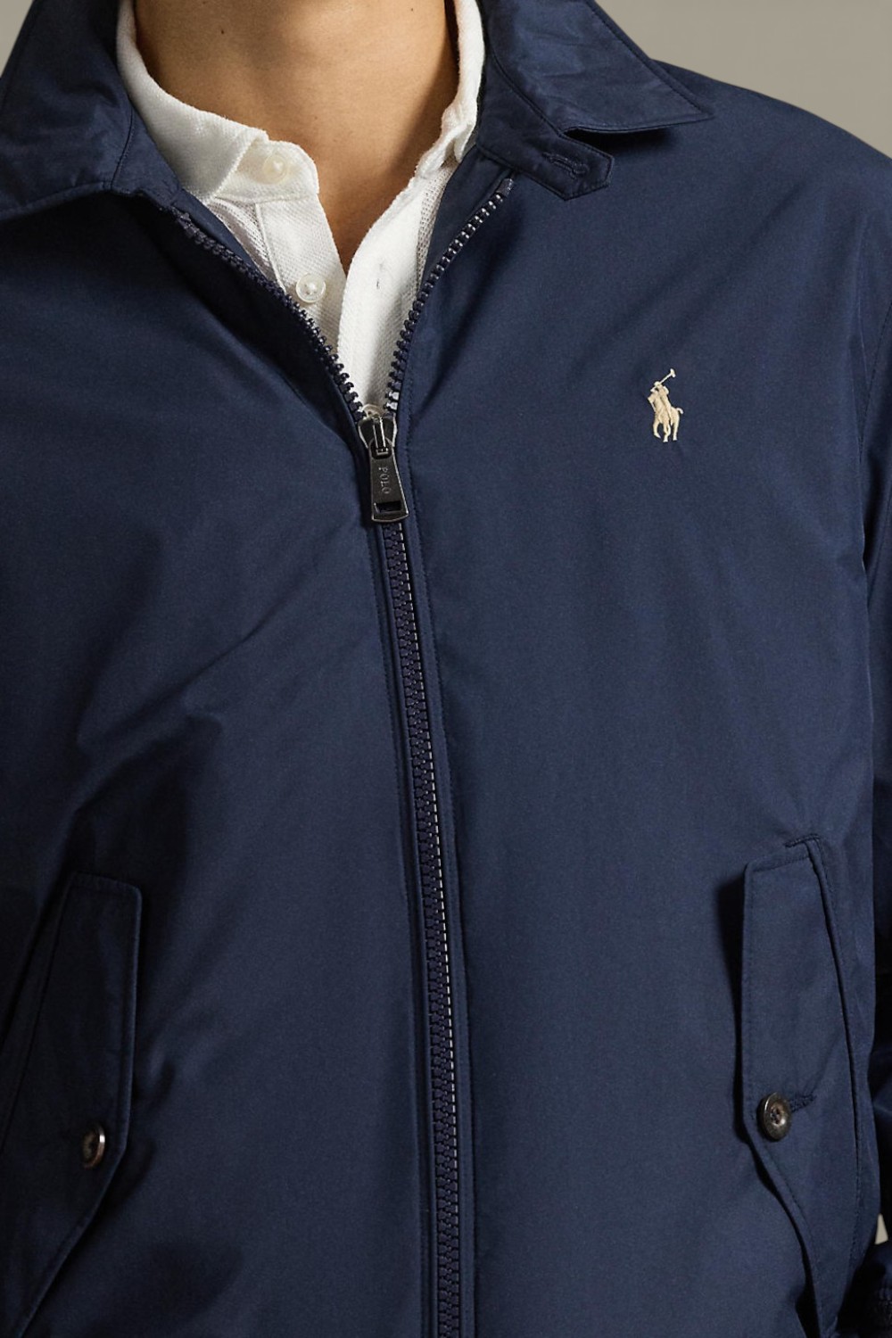 תמונת תקריב דוגמן של ז'קט בומבר