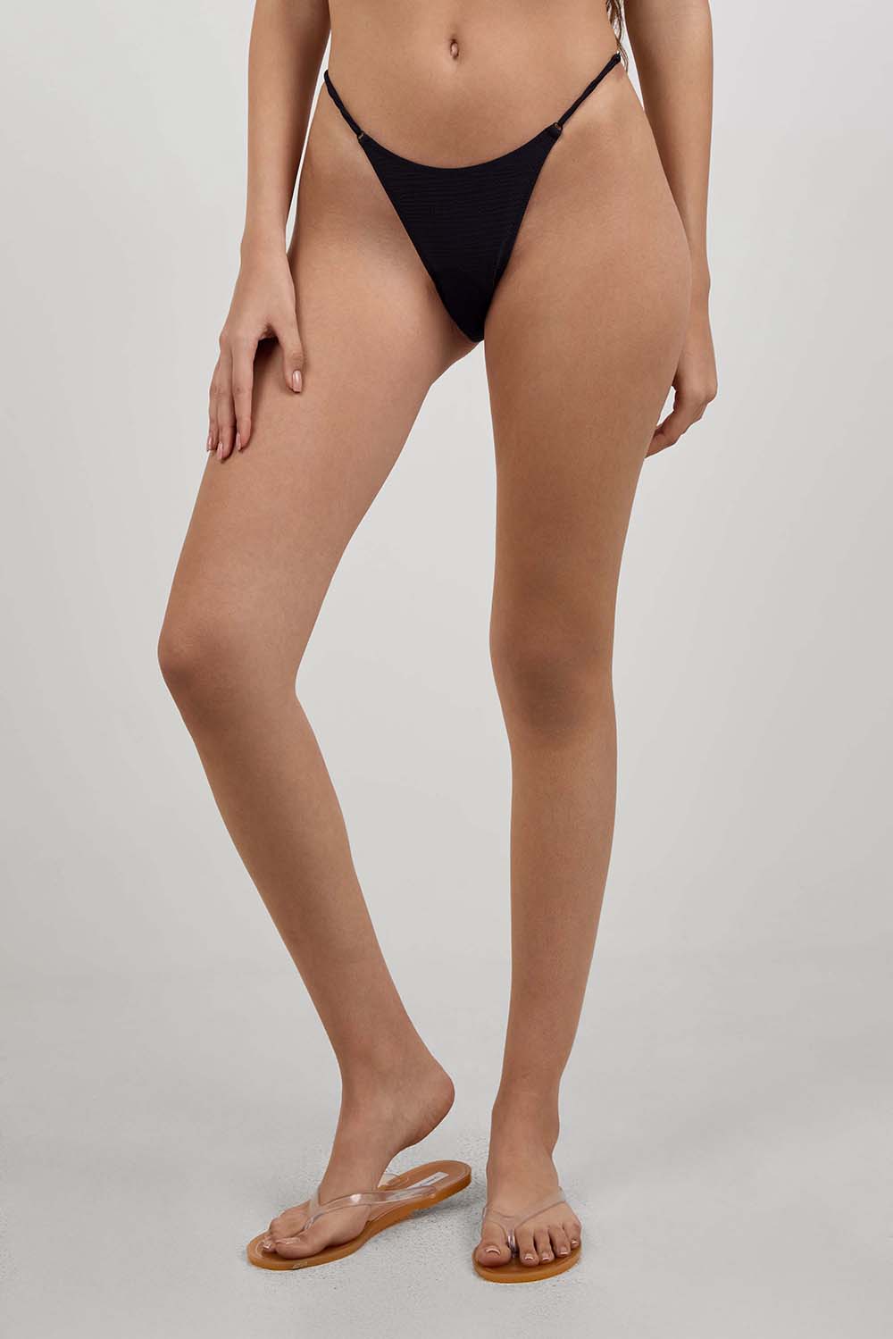 תמונת דוגמן קידמית של תחתוני ביקיני לונה