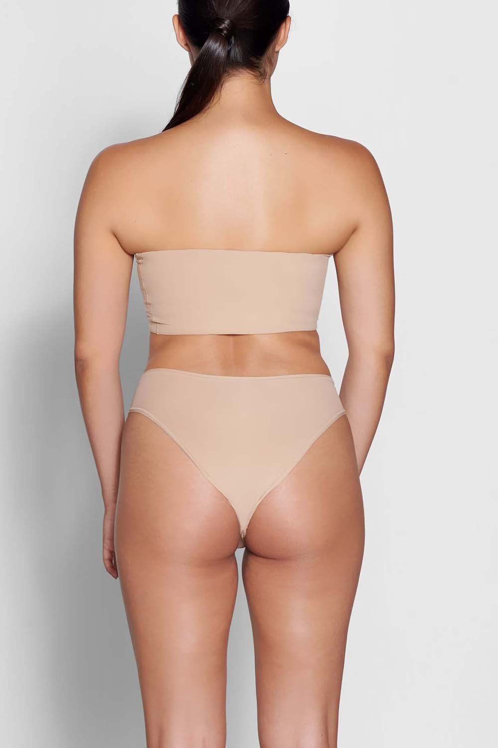 תמונת דוגמן אחורית של CHEEKY BRIEF