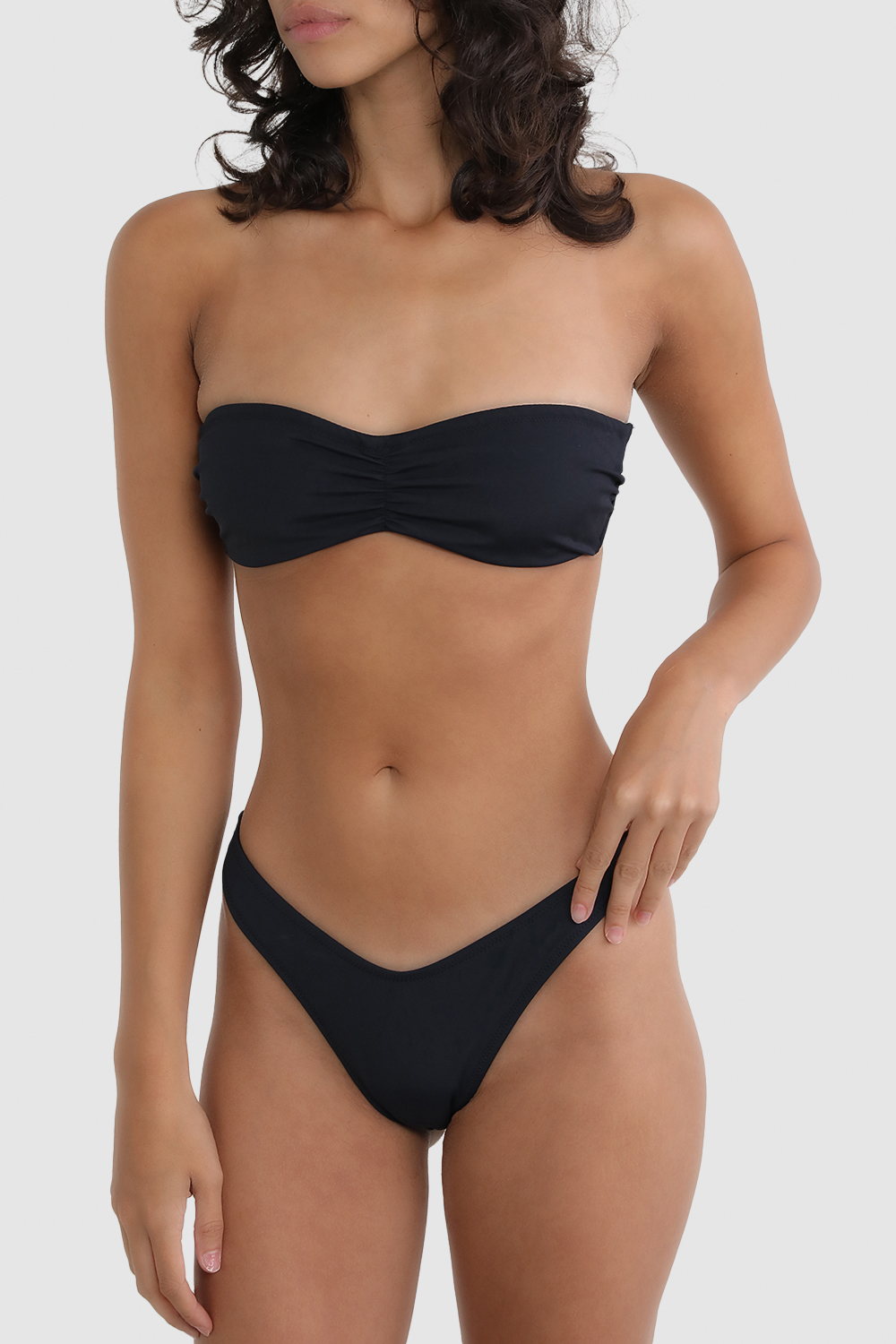 תמונת דוגמן קידמית של חזיית ביקיני