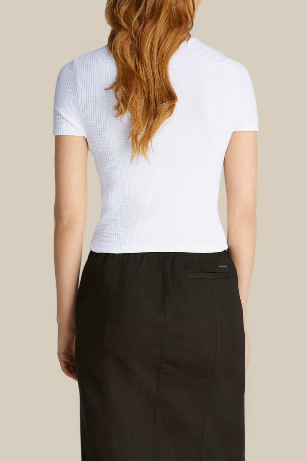 תמונת דוגמן אחורית של חולצת טי