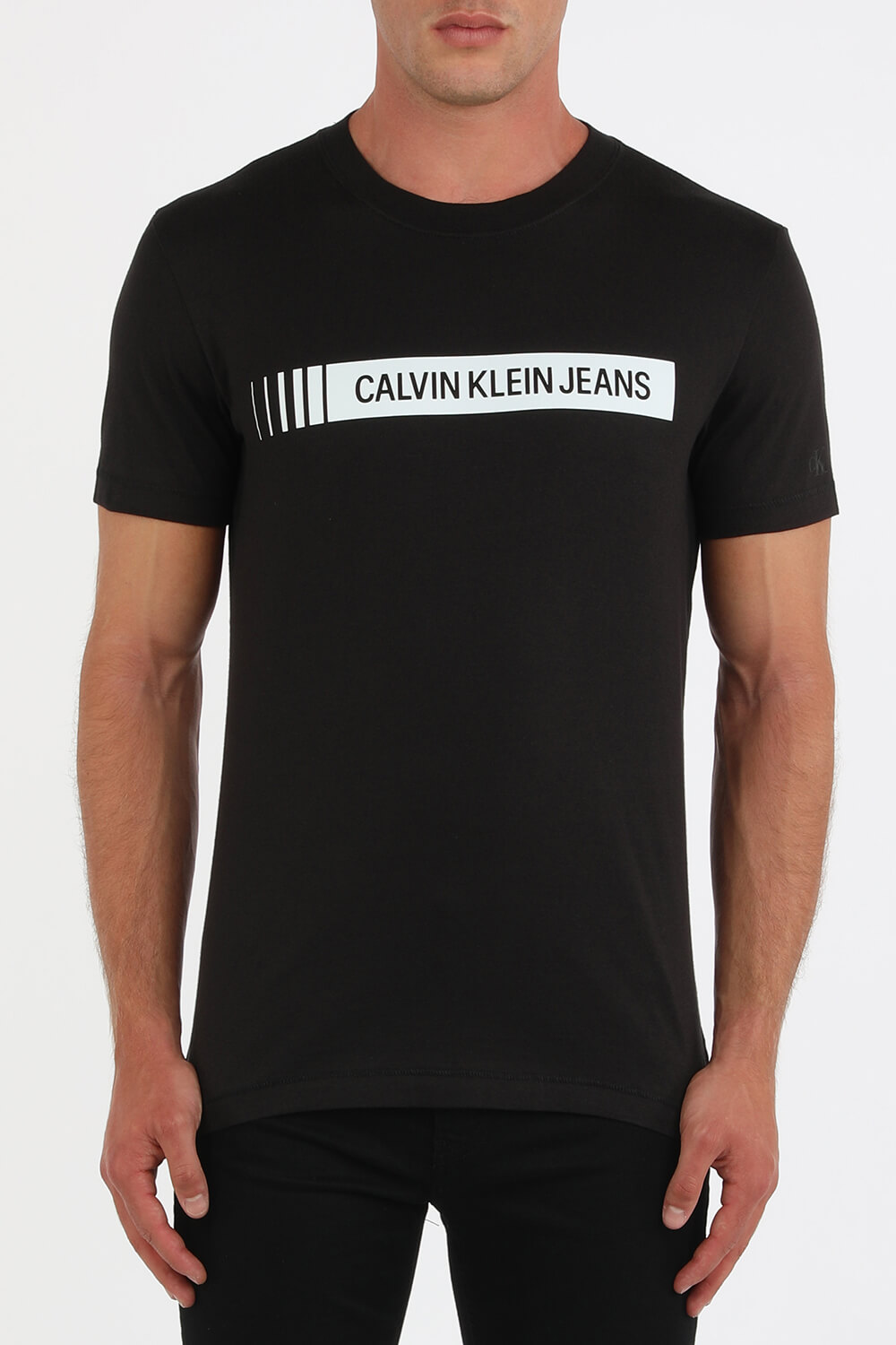 תמונת דוגמן קידמית של Logo Box Tshirt in Black