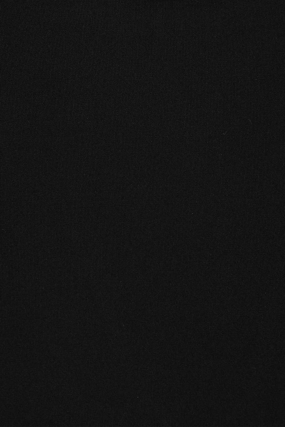 תמונת תקריב של בגד ים שלם ריבר שחור