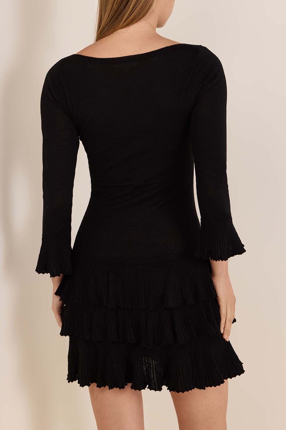 תמונת דוגמן אחורית של שמלת מיני אמלינה