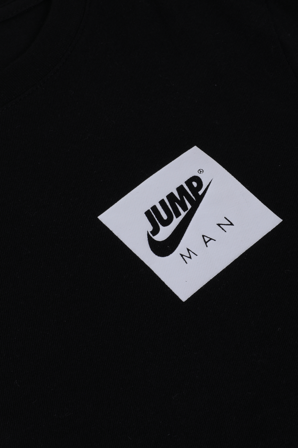 גילאי 8-16 חולצת לוגו בשחור עם כיתוב בגב JORDAN