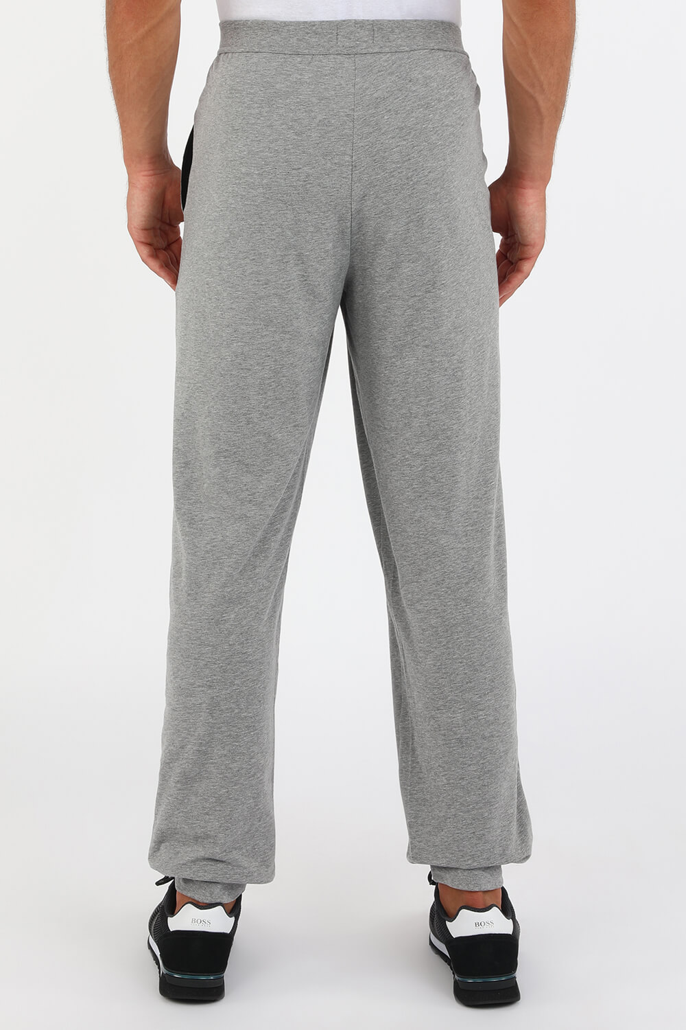 תמונת דוגמן אחורית של מכנסי טרנינג מכותנה