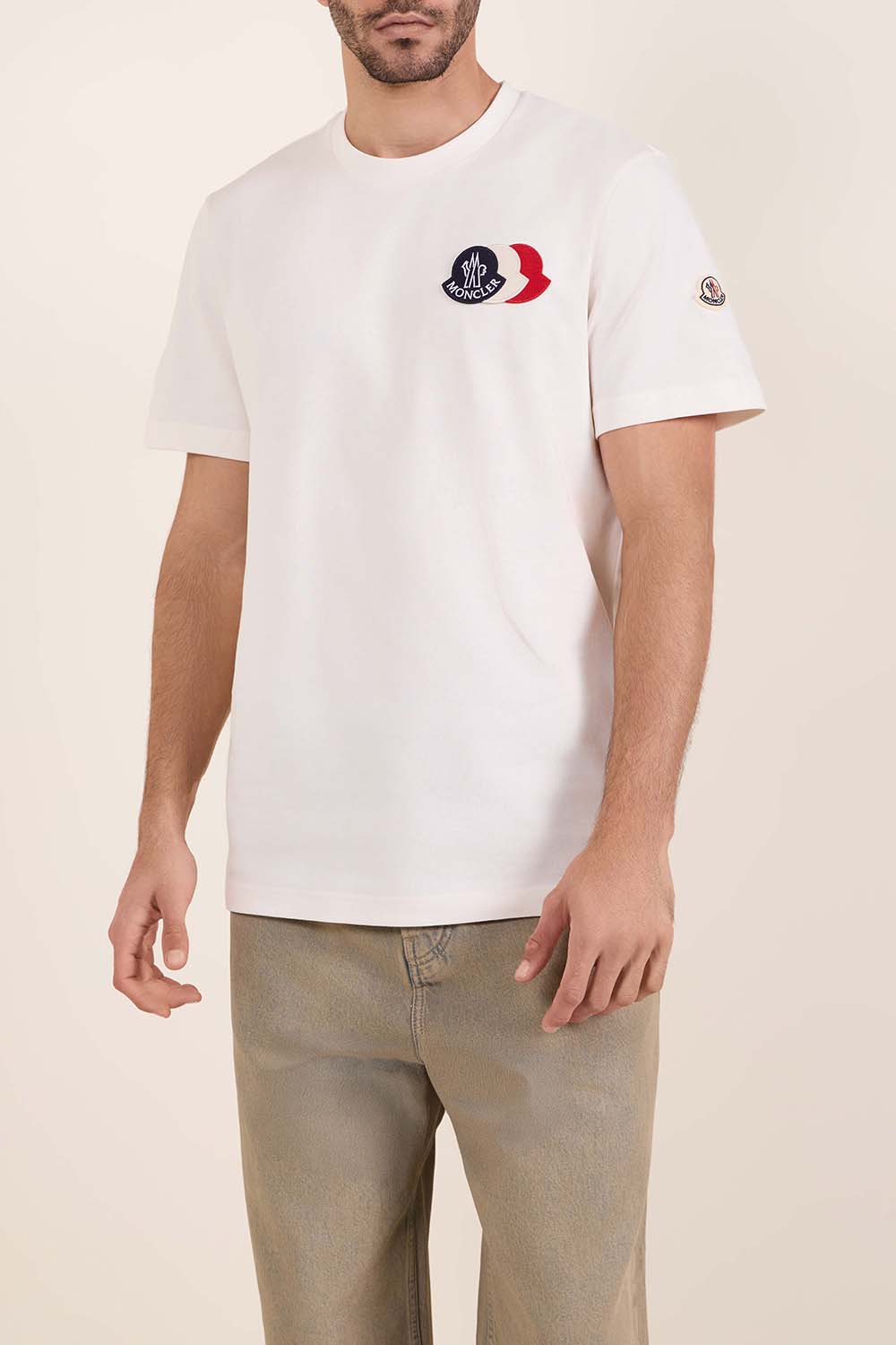 תמונת דוגמן קידמית של חולצת טי