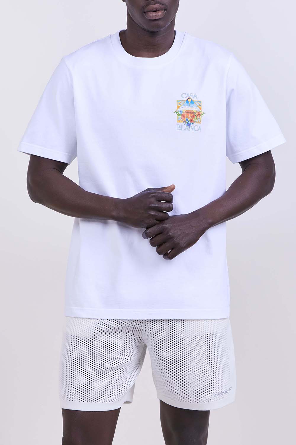 תמונת דוגמן קידמית של חולצת טי בגזרה משוחררת