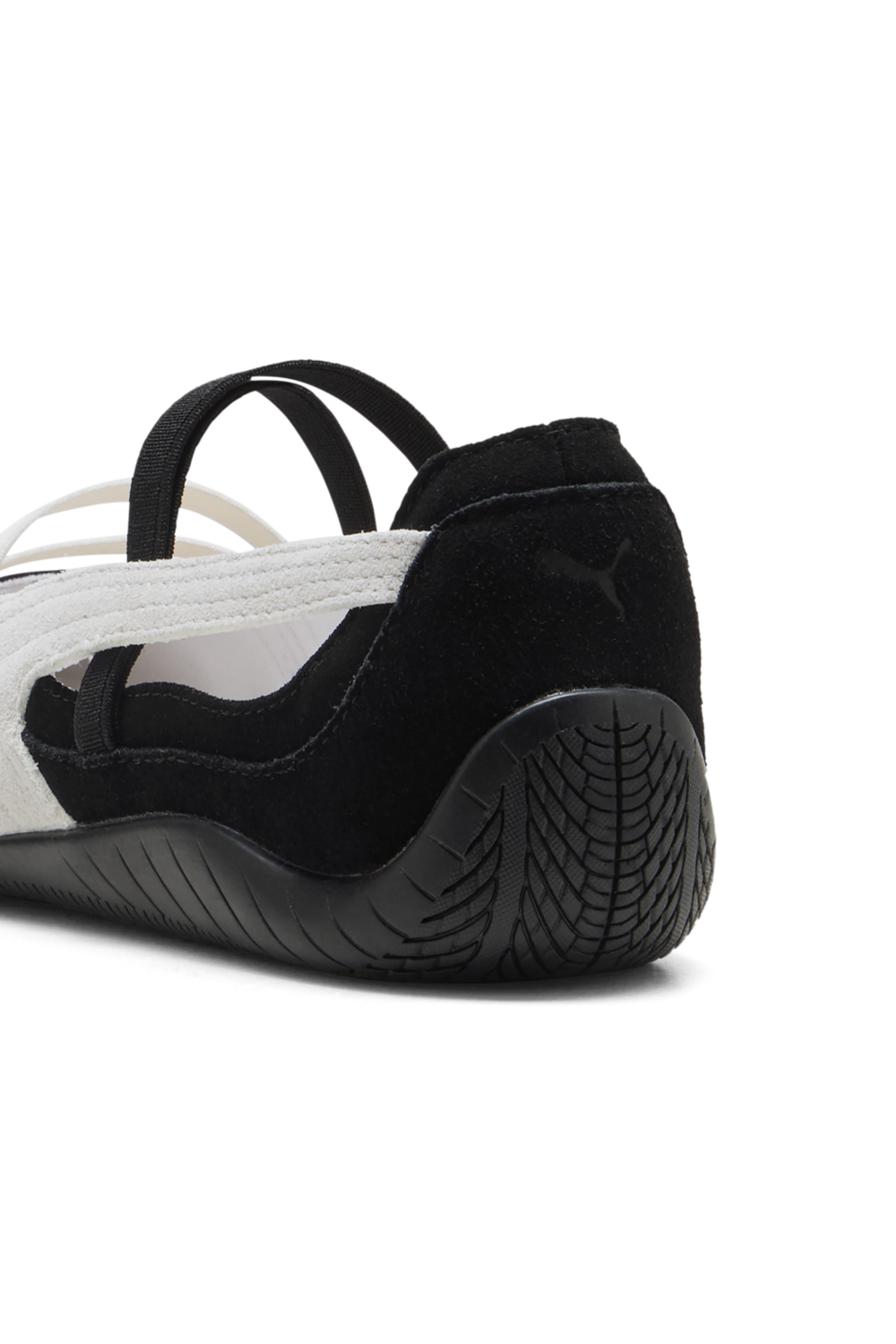 תמונת פנים של נעלי סניקרס