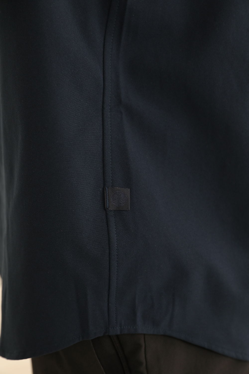 תמונת תקריב דוגמן של New Venture Classic-Fit Long-Sleeve Shirt