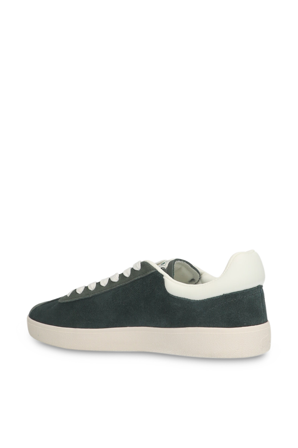 תמונה אחורית של נעלי סניקרס בייסשוט