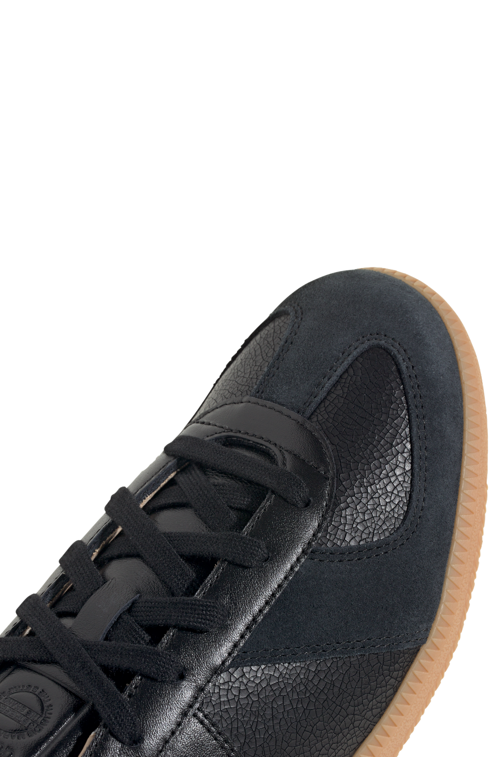 תמונת פנים של נעלי סניקרס