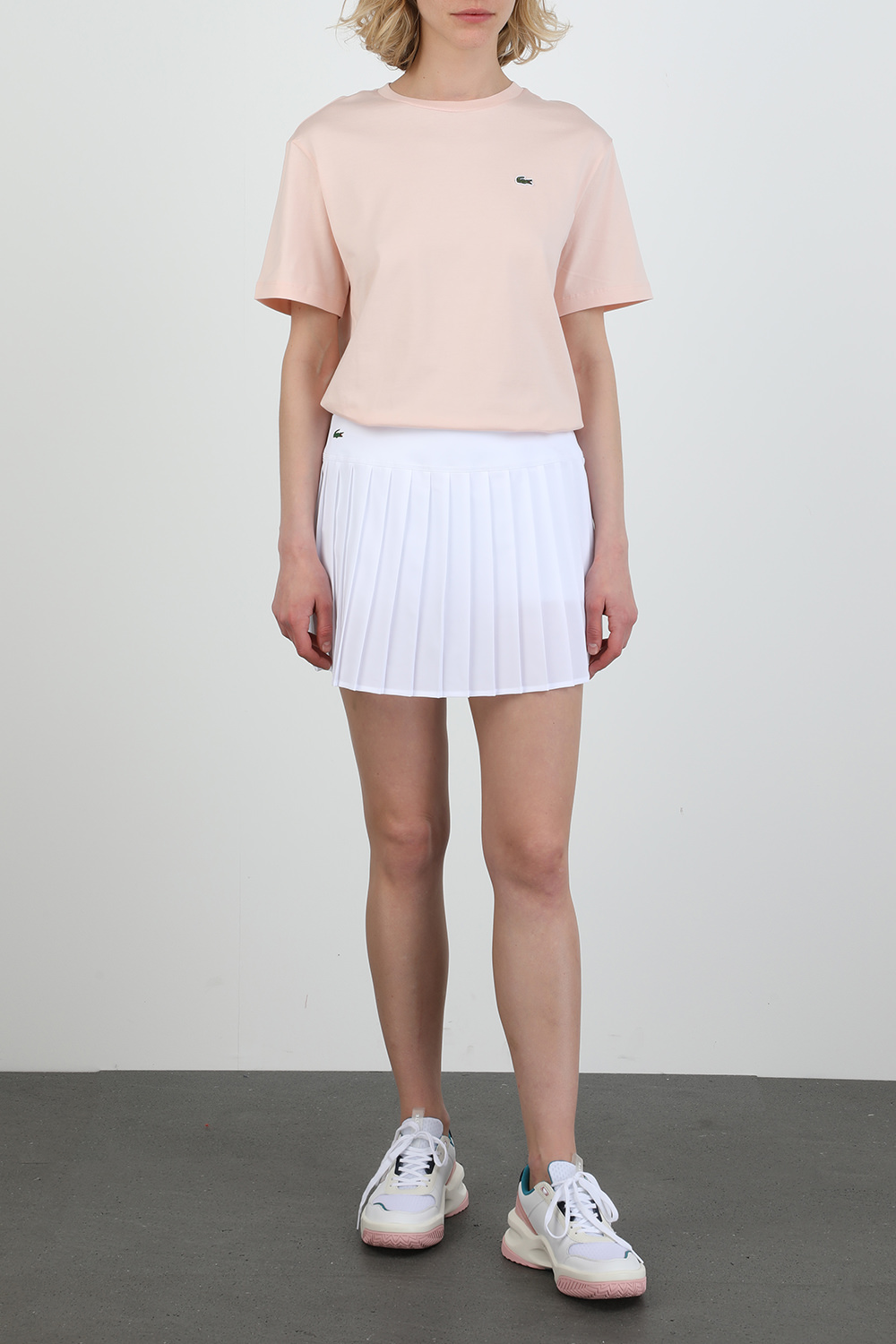 תמונת דוגמן קידמית של Ace Lift Sneakers in White and Pink