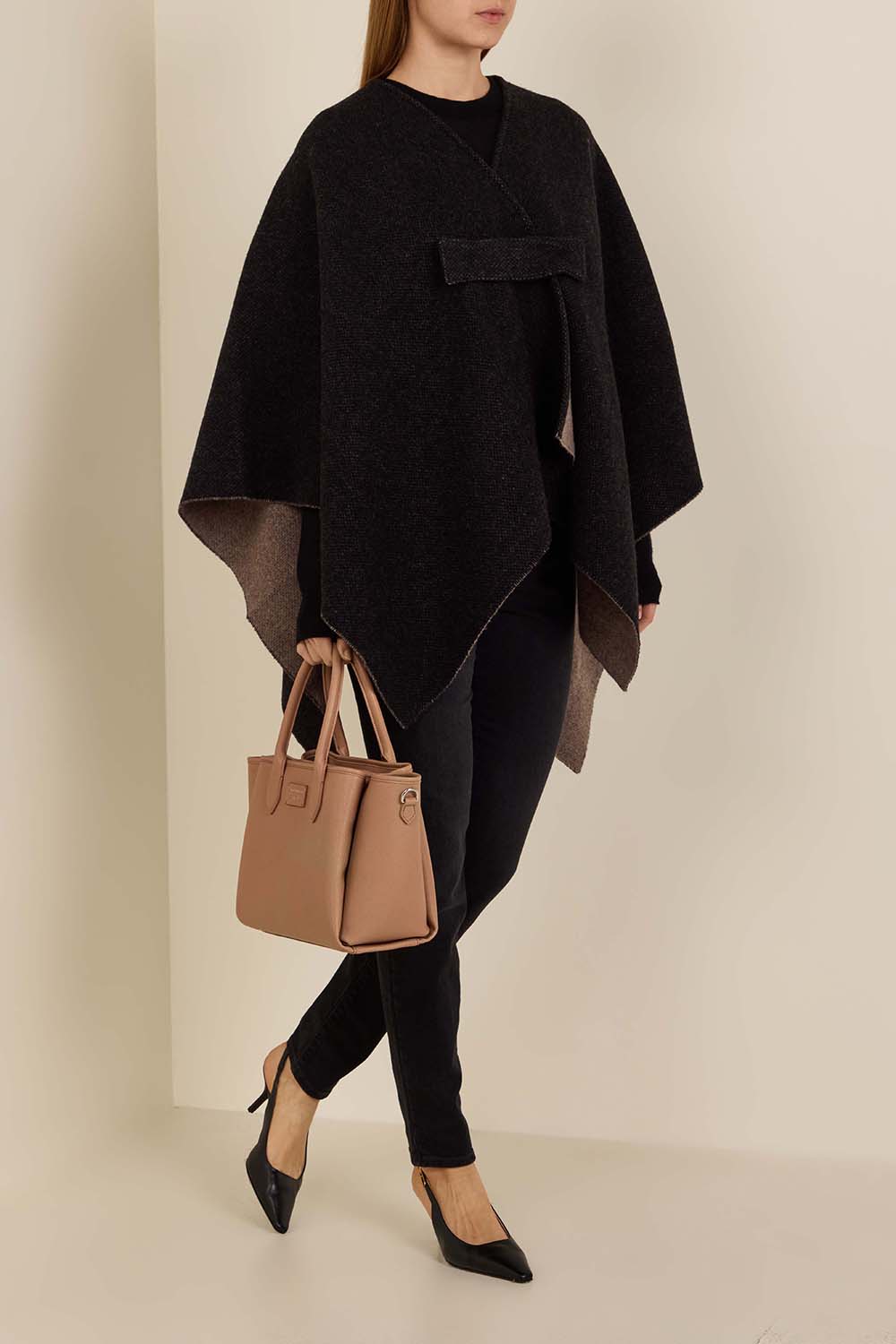 תמונת דוגמן קידמית של תיק כתף לארג'