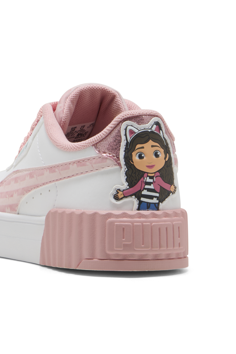 תמונת פנים של נעלי סניקרס