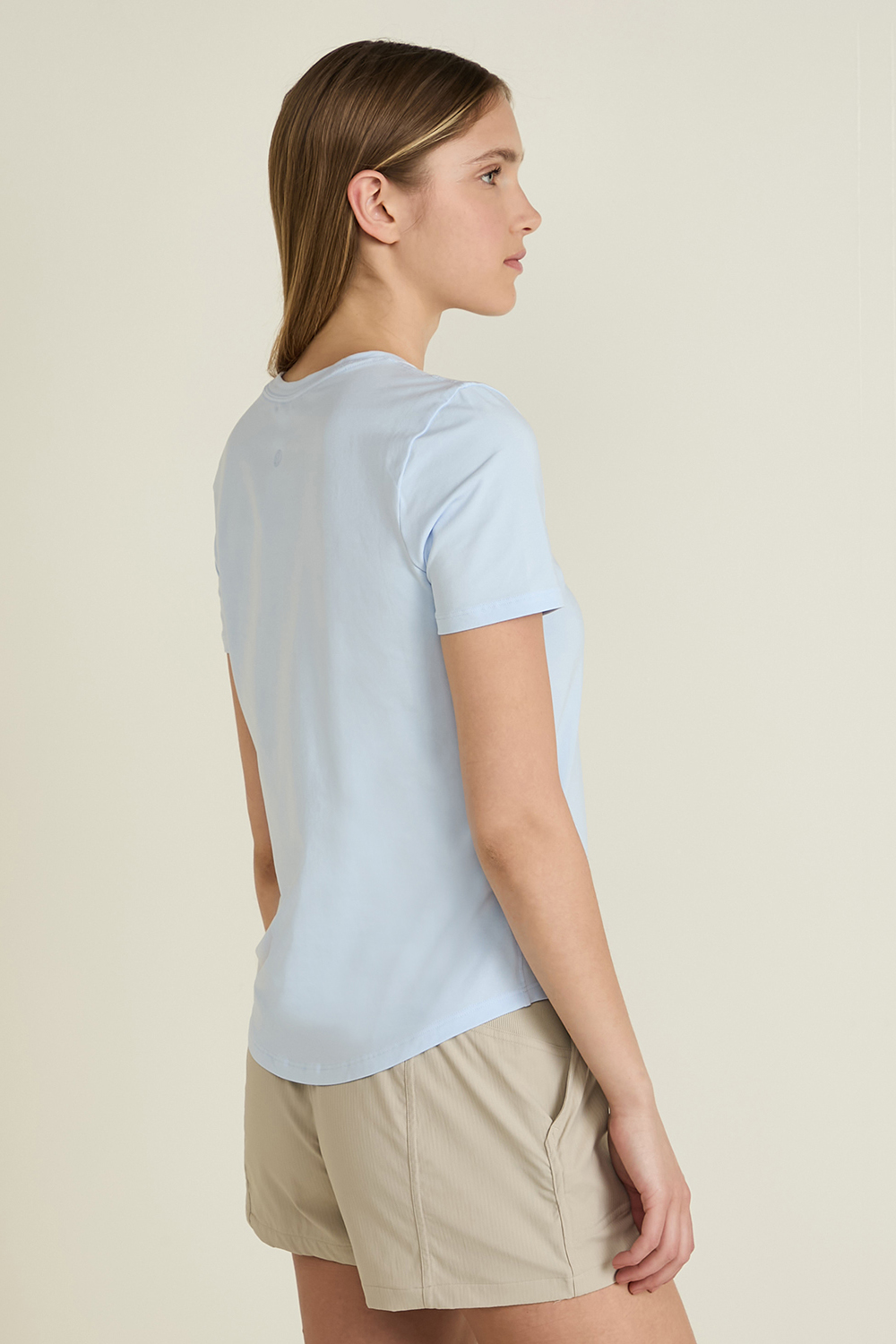 תמונת דוגמן אחורית של Love Crew Short Sleeve T-Shirt