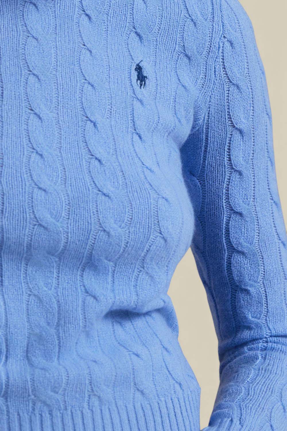 תמונת תקריב דוגמן של סריג צמר וקשמיר