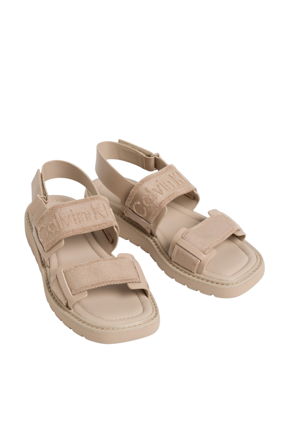 תמונה אחורית של סנדלים