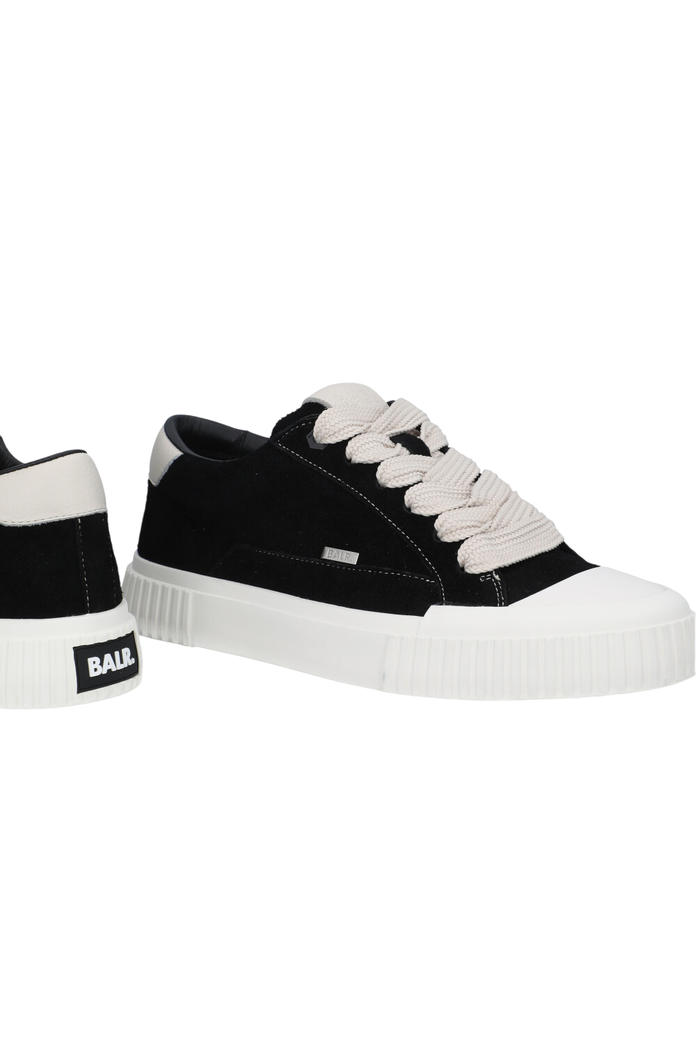 תמונת תקריב של סניקרס