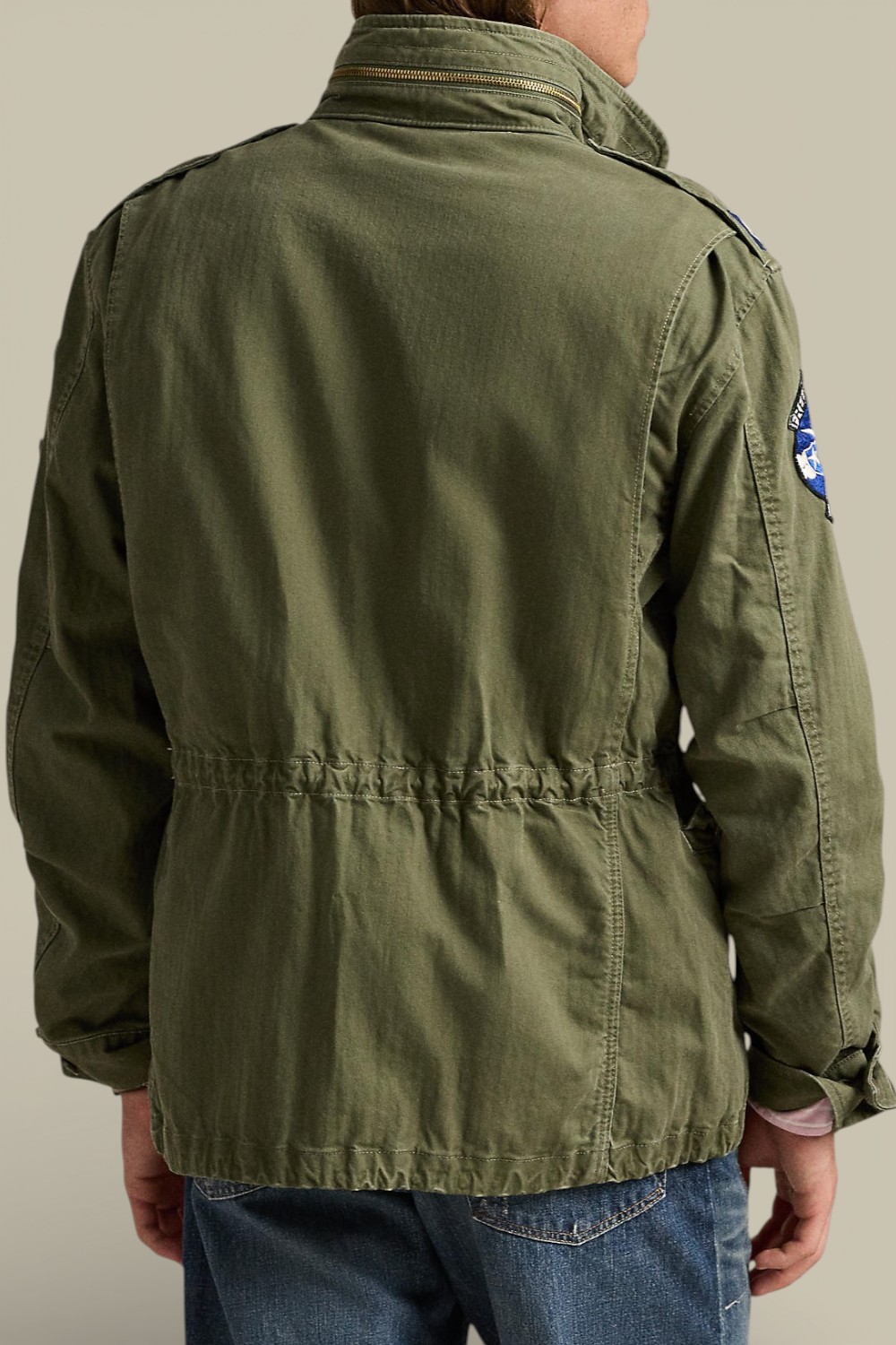 תמונת דוגמן אחורית של ג׳קט צבאי