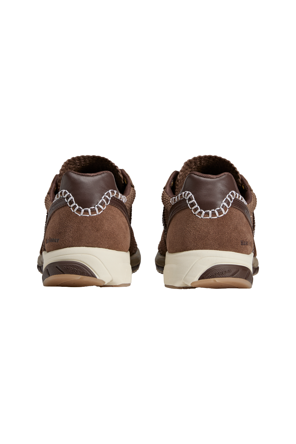 תמונת תקריב של נעלי סניקרס ווילס בונר X אדידס