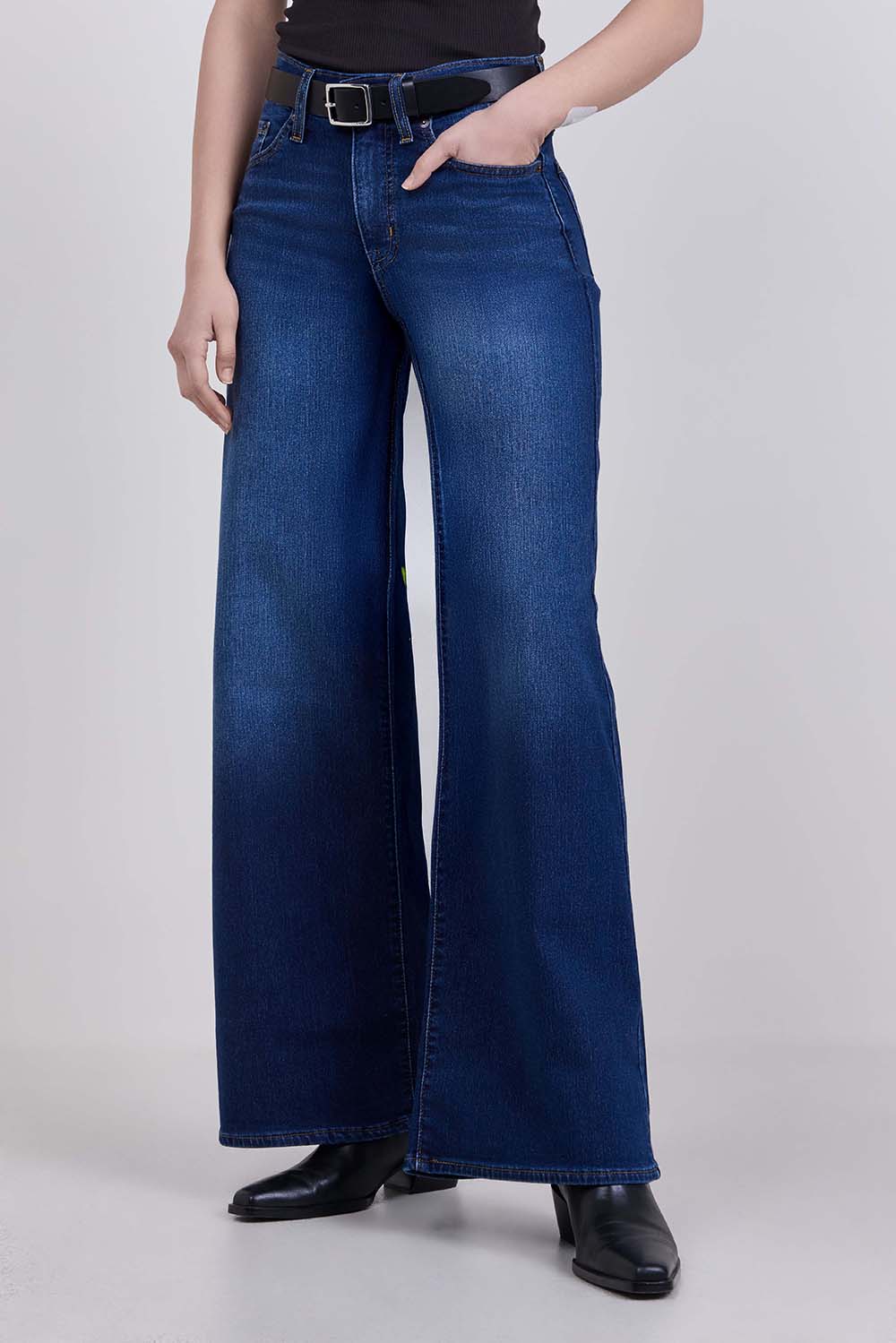 תמונת דוגמן קידמית של מכנסי ג'ינס 728 בגזרה רחבה