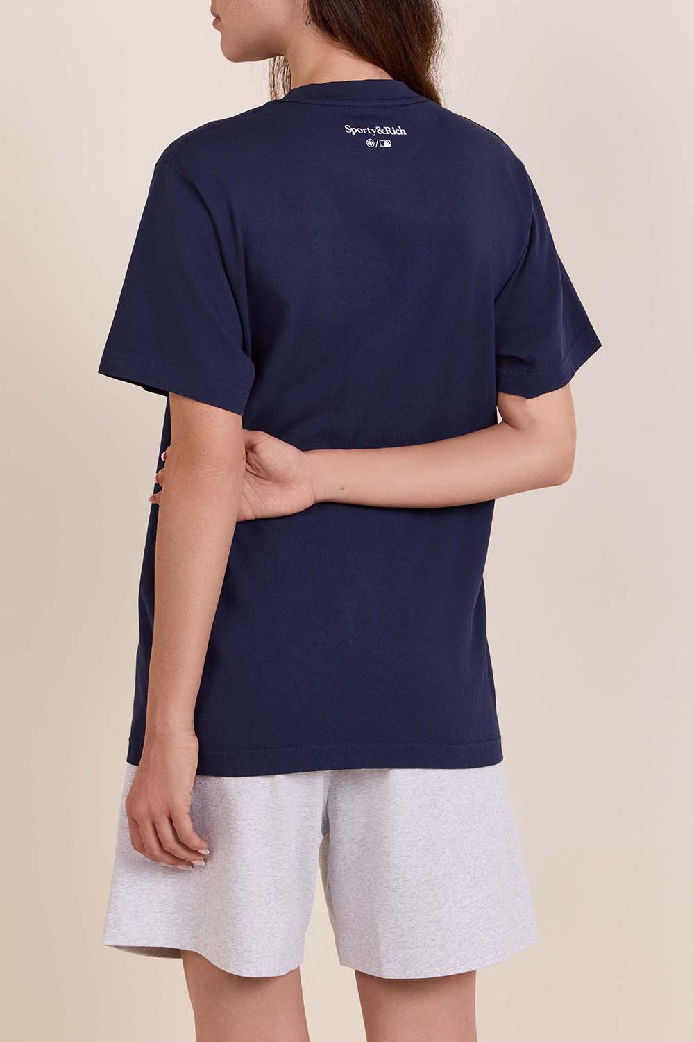 תמונת דוגמן אחורית של חולצת טי ינקיס