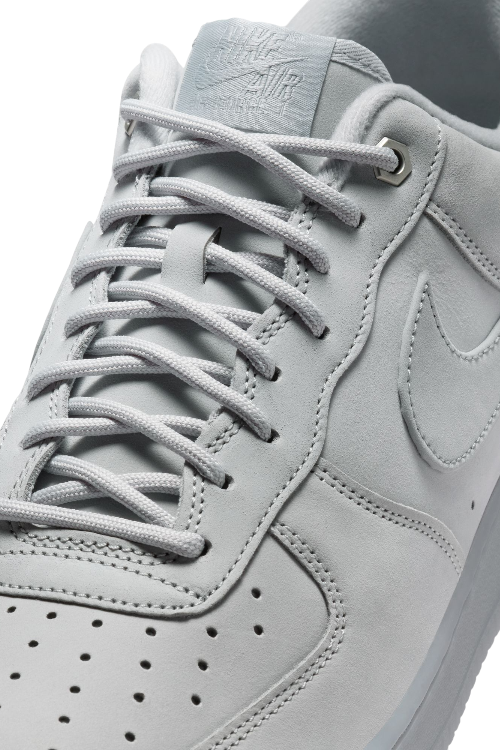 תמונת פנים של נעלי סניקרס אייר פורס 1 07'