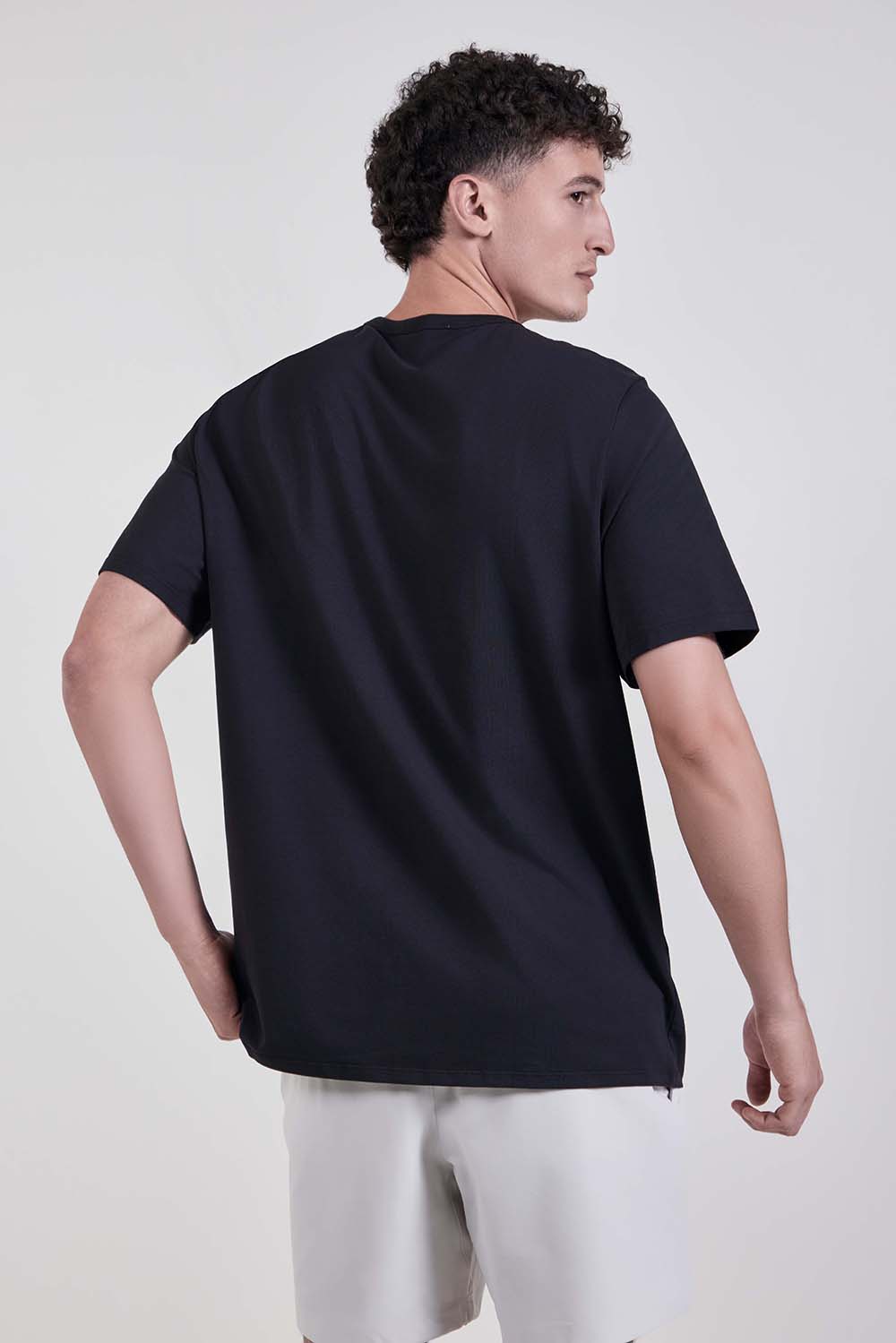 תמונת דוגמן אחורית של Organic Cotton Classic-Fit T-Shirt