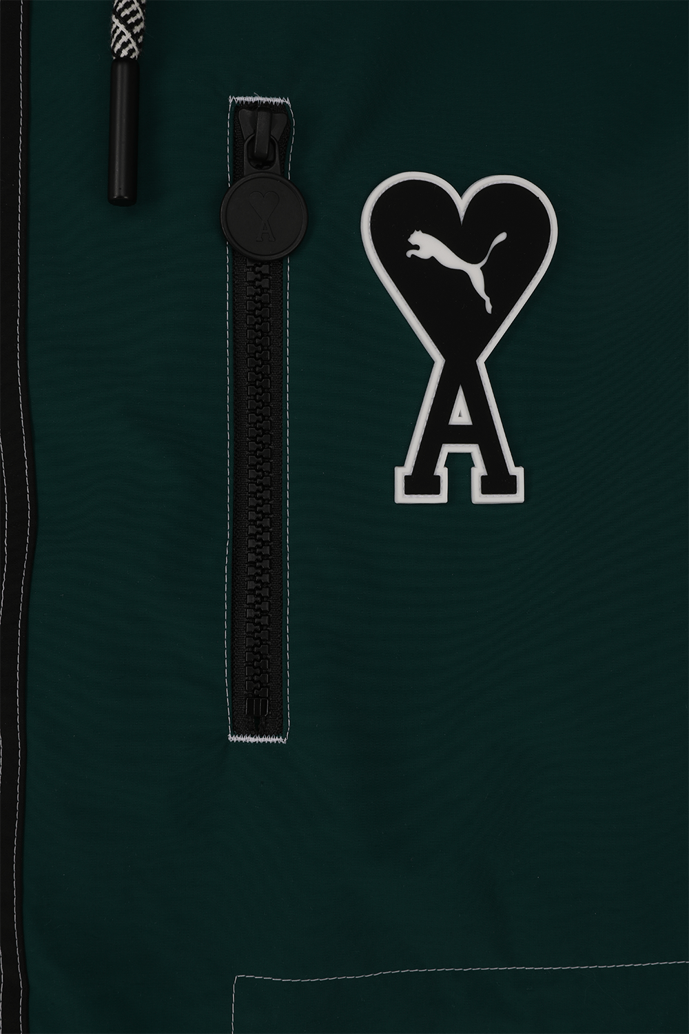 תמונה אחורית של פומה X אמי מעיל ניילון