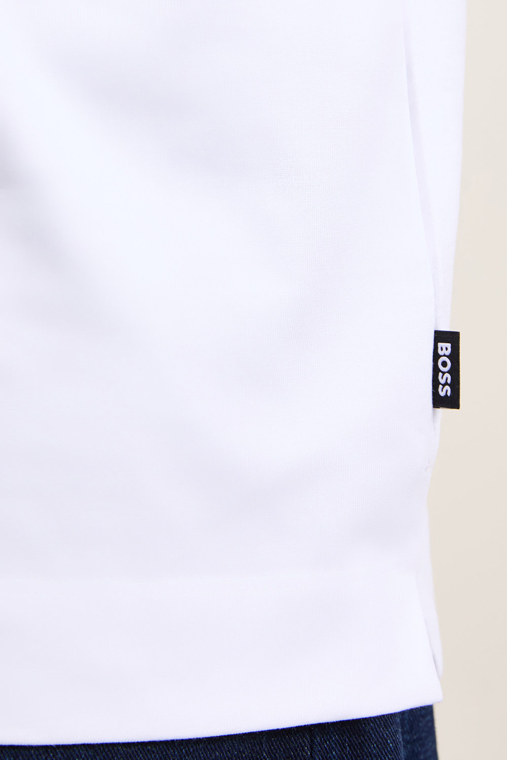 תמונת תקריב דוגמן של חולצת טי