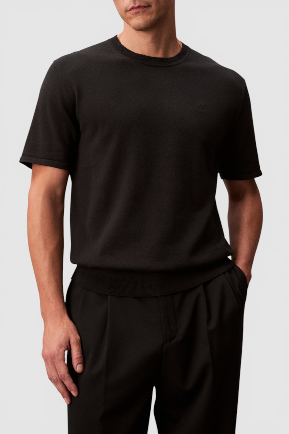 תמונת דוגמן קידמית של חולצת טי בגזרה משוחררת