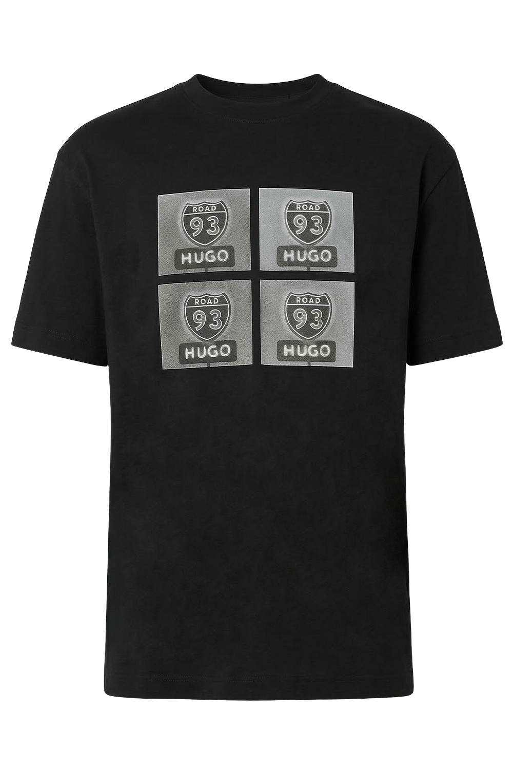 תמונה קידמית של חולצת טי בגזרת אוברסייז