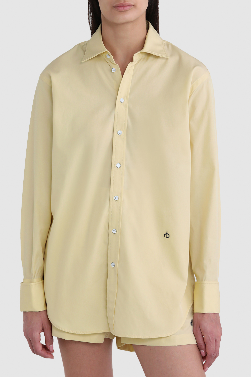 תמונת דוגמן קידמית של חולצת כפתורים דיאנה