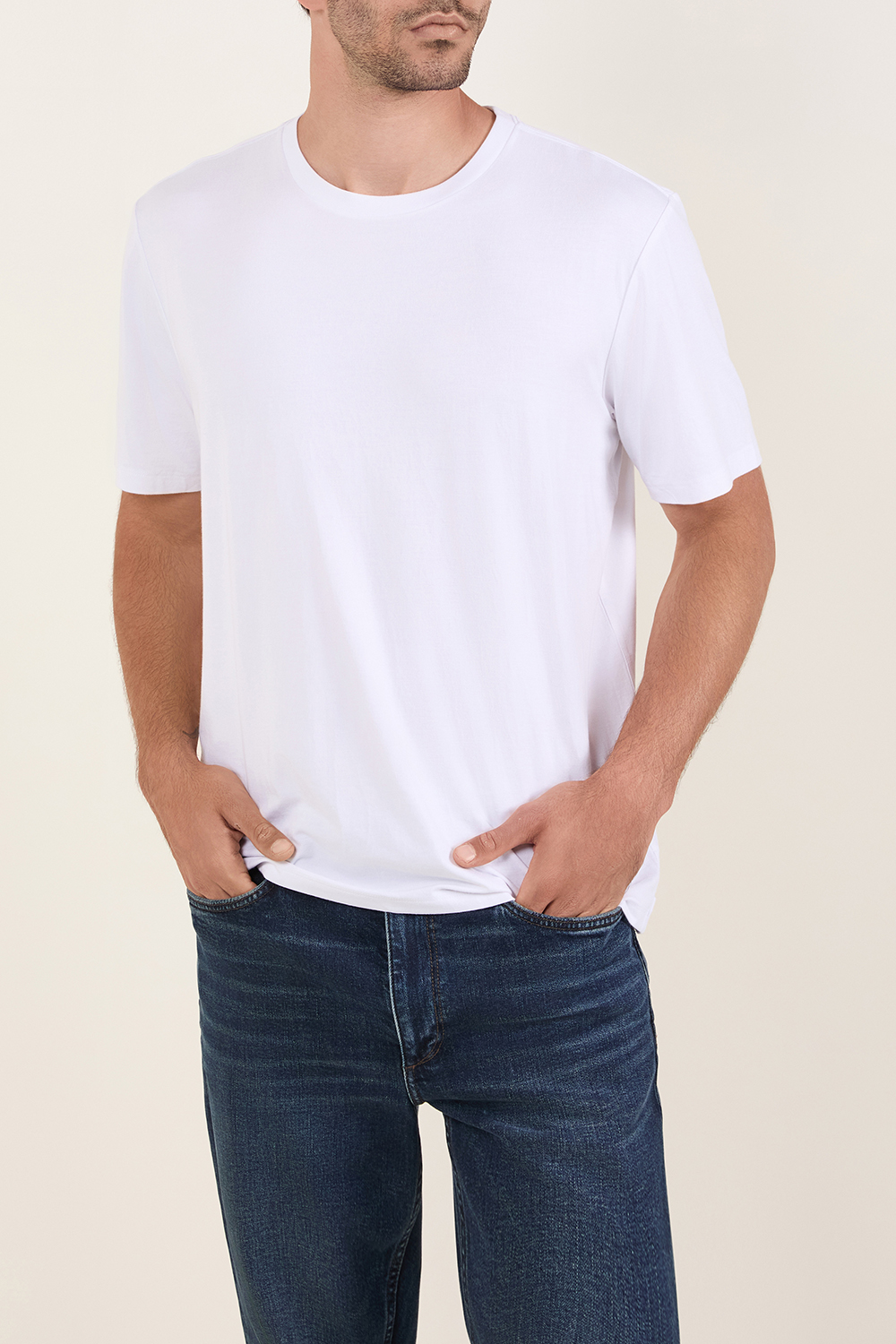 תמונת דוגמן קידמית של חולצת טי