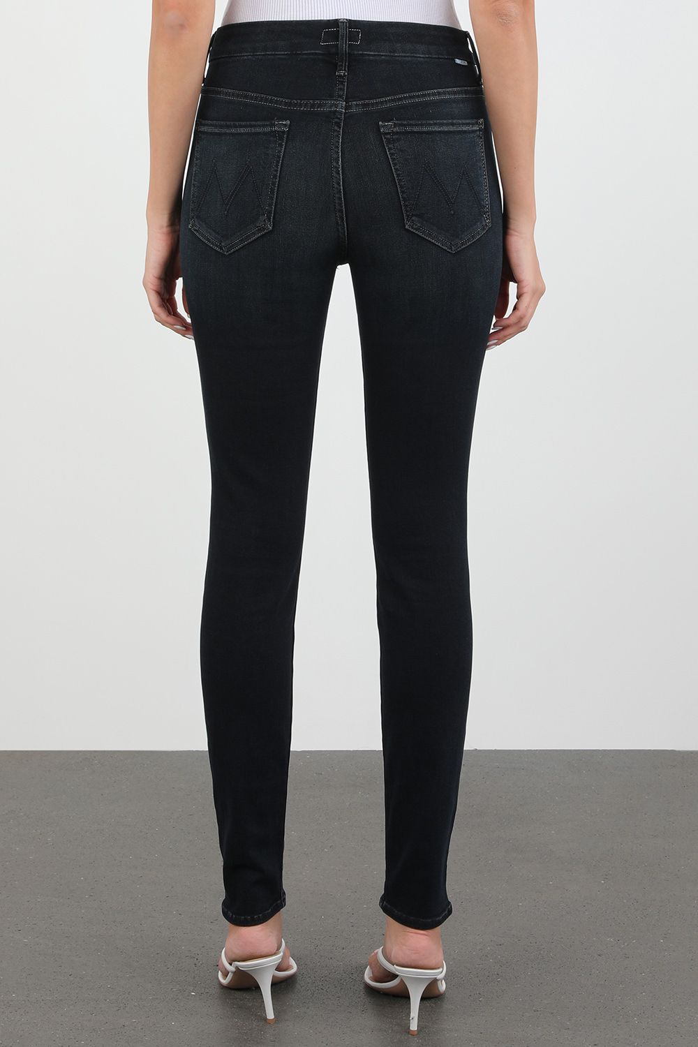 תמונת דוגמן אחורית של HW LOOKER