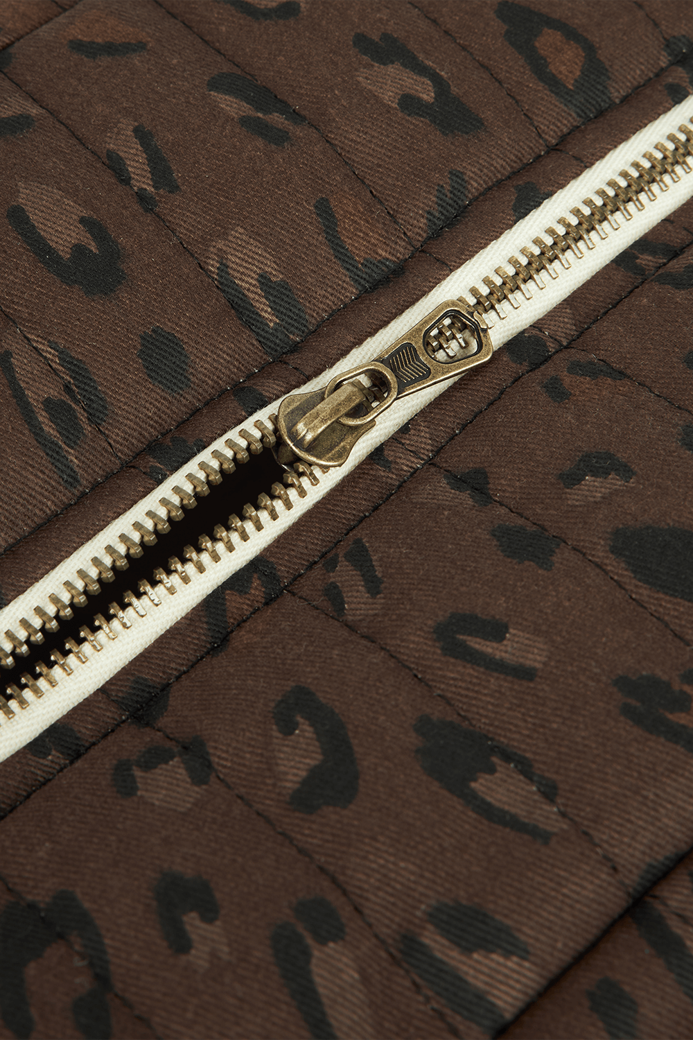 תמונת תקריב של תיק לעגלה