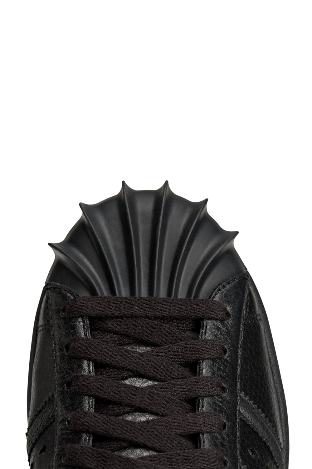 סופרסטאר וינטג&rsquo; טי־סי אדידס X ת&rsquo;אג קלאב