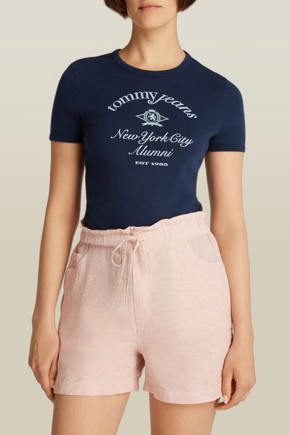 תמונת דוגמן קידמית של חולצת טי